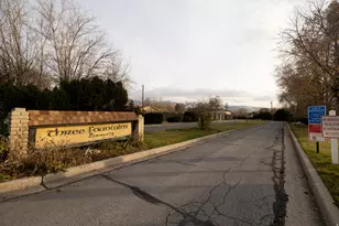 323 S Peach Ln, Bountiful, UT 84010 - Photo 2