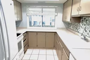 323 S Peach Ln, Bountiful, UT 84010 - Photo 8