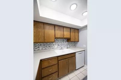 323 S Peach Ln, Bountiful, UT 84010 - Photo 4