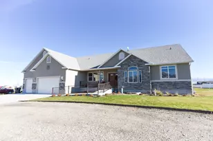 270 N Chiekezie Ln, Grantsville, UT 84029 - Photo 2