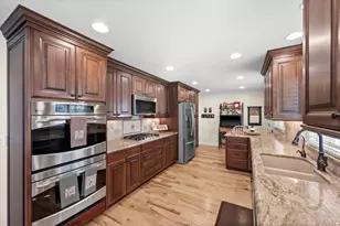 2671 S Edgehill Dr E, Bountiful, UT 84010 - Photo 6