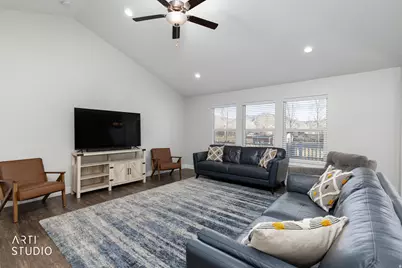 178 N Maple Bend Dr, Spanish Fork, UT 84660 - Photo 2