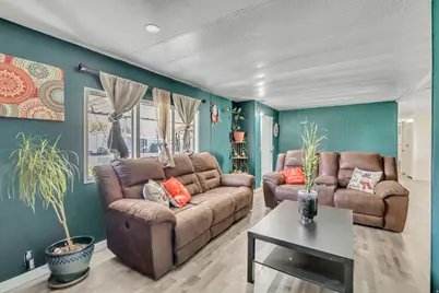 286 N Lionel St W, North Salt Lake, UT 84054 - Photo 4