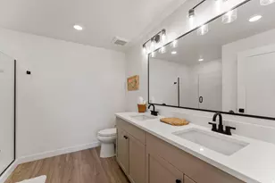 226 N Cliff Side Dr, Hurricane, UT 84737 - Photo 8