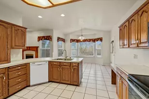 4385 N 350 W, Pleasant View, UT 84414 - Photo 14