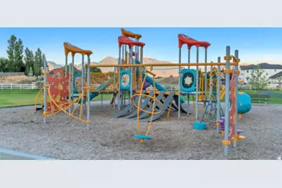 7523 N Evans Ranch Dr E, Eagle Mountain, UT 84005 - Photo 32