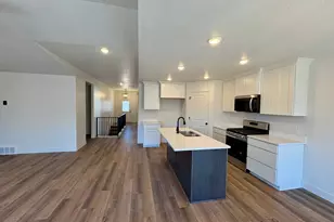 91 S 400 W, Kaysville, UT 84037 - Photo 4