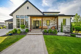 8122 S Willow Creek Cove, Cottonwood Heights, UT 84093 - Photo 2