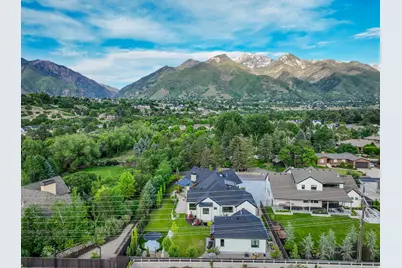 8122 S Willow Cv, Cottonwood Heights, UT 84093 - Photo 2