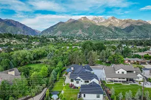 8122 S Willow Cv, Cottonwood Heights, UT 84093 - Photo 2