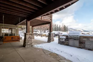 946 S Meadow Lark Ln E, Huntsville, UT 84317 - Photo 76