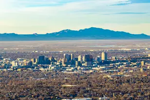 2427 S Cannon Pt Dr, Salt Lake City, UT 84109 - Photo 2