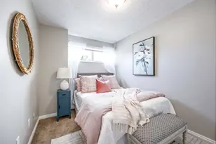 833 N Lakeside Ln W, Centerville, UT 84014 - Photo 12