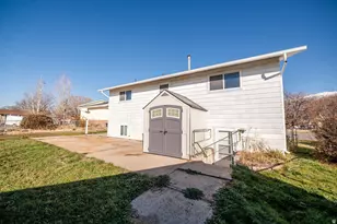 1183 N 200 E, Layton, UT 84041 - Photo 30
