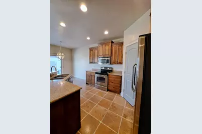 1238 N Baycrest Dr E, Saratoga Springs, UT 84045 - Photo 8