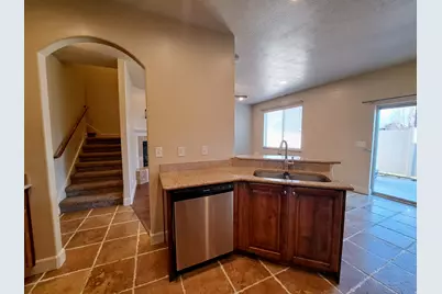 1238 N Baycrest Dr E, Saratoga Springs, UT 84045 - Photo 12