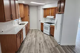 1031 W Foxglove Dr S, Taylorsville, UT 84123 - Photo 4