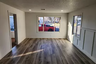 1031 W Foxglove Dr S, Taylorsville, UT 84123 - Photo 2