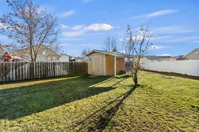 2377 W 2120 N, Clinton, UT 84015 - Photo 30