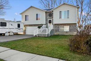 2377 W 2120 N, Clinton, UT 84015 - Photo 2