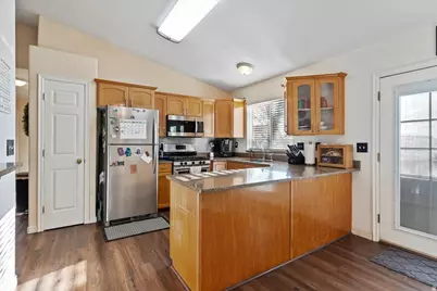 2377 W 2120 N, Clinton, UT 84015 - Photo 10