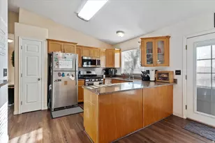 2377 W 2120 N, Clinton, UT 84015 - Photo 10