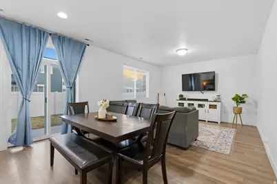 1596 W Parkview Dr, Syracuse, UT 84075 - Photo 8