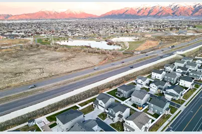 1596 W Parkview Dr, Syracuse, UT 84075 - Photo 32