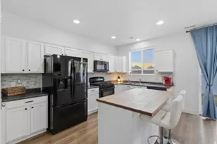 1596 W Parkview Dr, Syracuse, UT 84075 - Photo 4