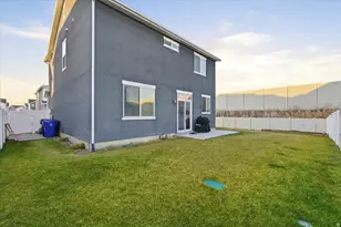 1596 W Parkview Dr, Syracuse, UT 84075 - Photo 28