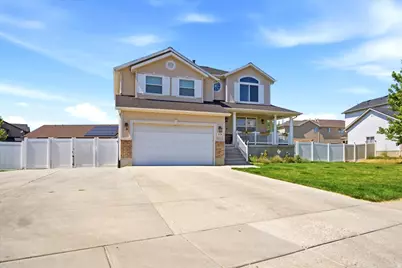 4224 W 5850 S, Roy, UT 84067 - Photo 2