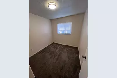 556 N Fairfield Rd #D4, Layton, UT 84041 - Photo 8