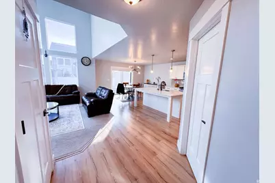 977 W Brennan St, Bluffdale, UT 84065 - Photo 4