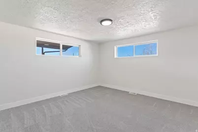 19 E North Canyon Rd, Bountiful, UT 84010 - Photo 14