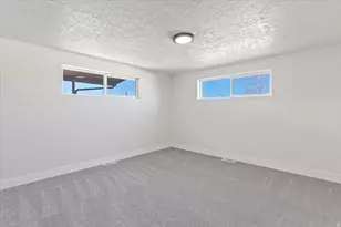 19 E North Canyon Rd, Bountiful, UT 84010 - Photo 14