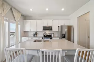 4453 E Hurstbourne Dr, Eagle Mountain, UT 84005 - Photo 8