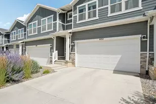 4453 E Hurstbourne Dr, Eagle Mountain, UT 84005 - Photo 38