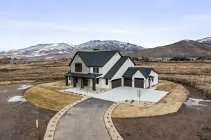 439 S 7900 E, Huntsville, UT 84317 - Photo 2