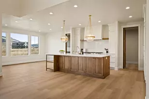 439 S 7900 E, Huntsville, UT 84317 - Photo 2