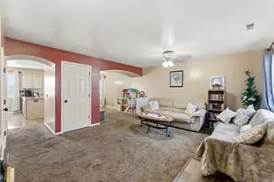 826 E 760 N, Ogden, UT 84404 - Photo 2