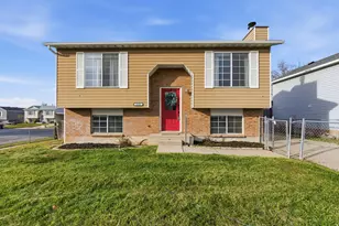 1683 N 250 W, Layton, UT 84041 - Photo 2