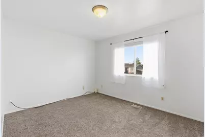 1683 N 250 W, Layton, UT 84041 - Photo 12