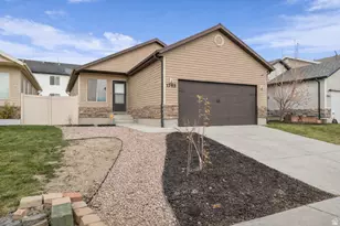 1745 E Tumwater Ln, Eagle Mountain, UT 84005 - Photo 2