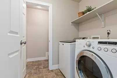 1933 W 2295 S, Woods Cross, UT 84087 - Photo 28