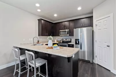 1933 W 2295 S, Woods Cross, UT 84087 - Photo 12