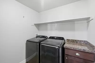 3856 W Coastal Dune Dr, South Jordan, UT 84009 - Photo 14