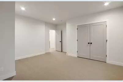 298 N Amber Ln W, Layton, UT 84041 - Photo 38