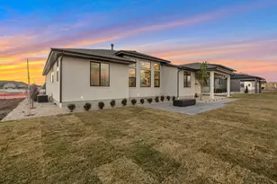 298 N Amber Ln W, Layton, UT 84041 - Photo 46