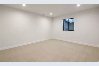 298 N Amber Ln W, Layton, UT 84041 - Photo 32