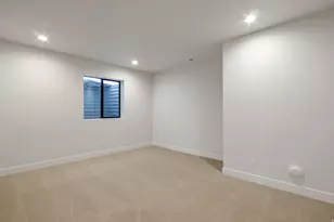 298 N Amber Ln W, Layton, UT 84041 - Photo 38